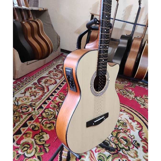 Gitar Akustik Elektrik tylor. tanam besi dual action. gratis packing kayu