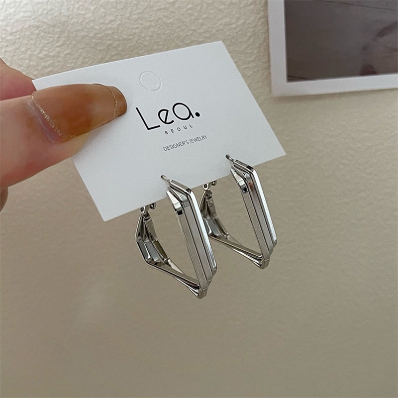 Fancyqube 1 Pasang Anting Hoop Geometris Segitiga Warna Silver Gaya Punk Korea Untuk Wanita