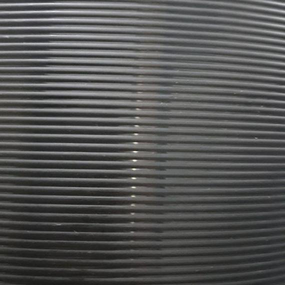 

Fiber pagar tebal 1,2 mm Motif garis garis New Multiplas (per meter) - Hitam