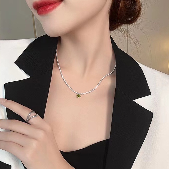 Kalung Rantai Klavikula Hias Liontin Bintang Berkilau Gaya Retro Untuk Wanita