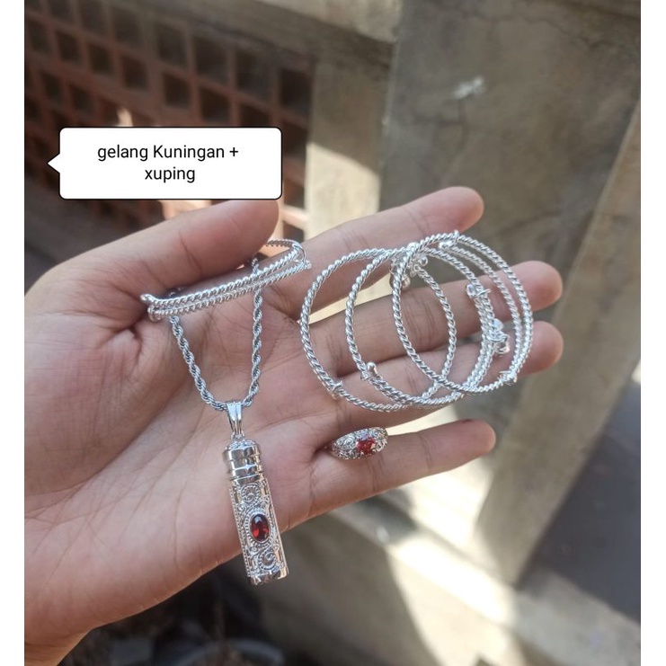 set gelang bayi ilut atau lilit kuningan