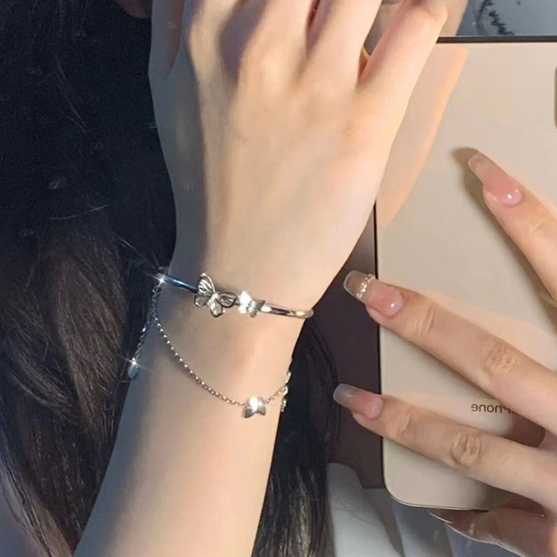 Gelang Bangle Model Terbuka Adjustable Desain Kupu-Kupu Warna Silver Gaya Korea Untuk Wanita