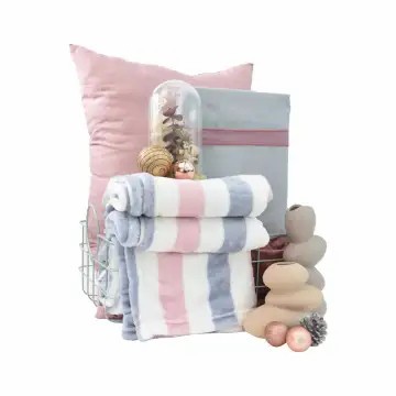 

Hampers Natal 2022 Memories PARCEL Isi 4pc 10511149 Selimut Sprei