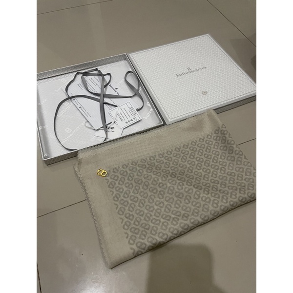 preloved buttonscarves tapis square seed