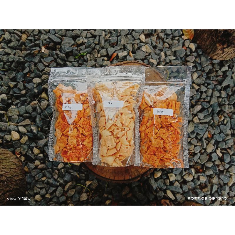 

pangsitgoreng/kripikpangsit,isi100gram/pangsitpanglingenakterlaris