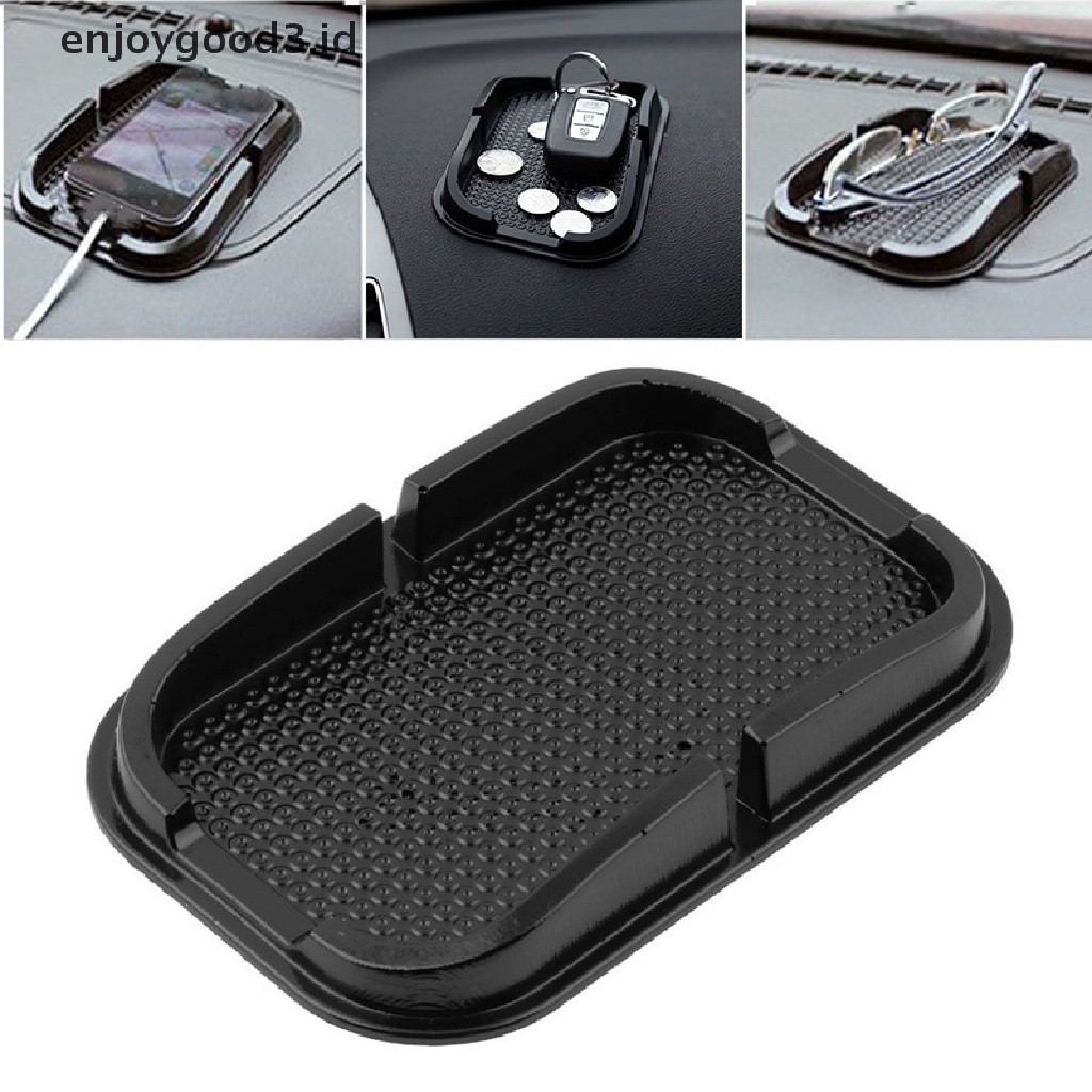 Pad Holder GPS / Handphone Anti Slip Bahan Silikon Untuk Dashboard Mobil