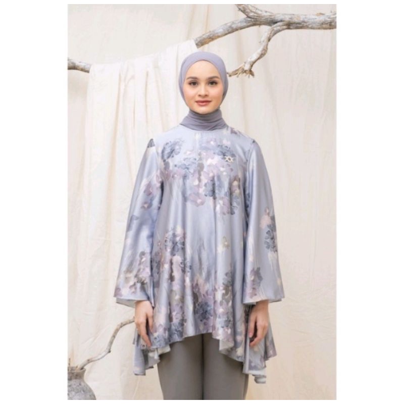 Wearing klamby nara tunik in grey mist size M ( minor )