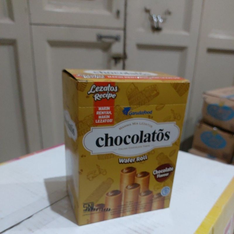 

wafer roll chocolatos rasa cokelat dan kelapa eceran 500