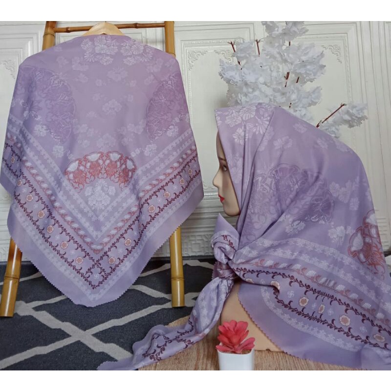hijab voal premium terlarismotif bunga lilac