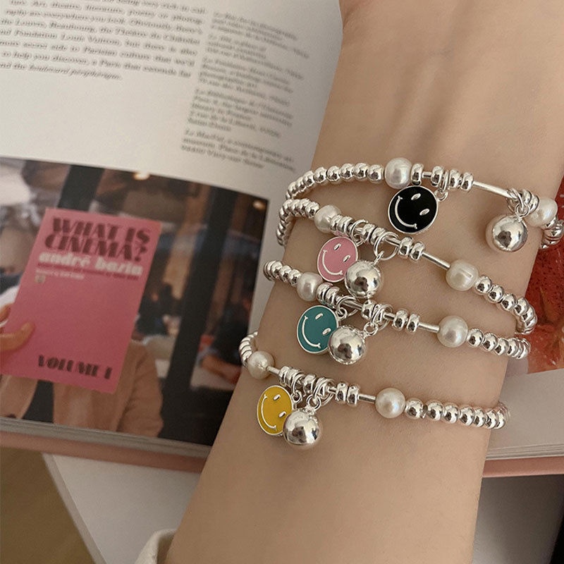 Gelang warna wajah smiley berwarna permen manik-manik dalam desain ceruk tali elastis gadis pacar gelang perak murni