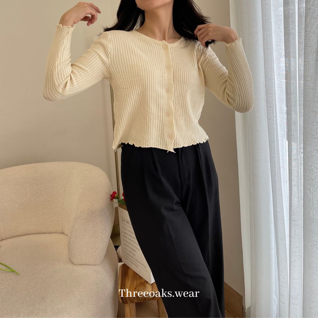 IVY CARDIGAN TOP - Atasan Kardigan Rajut dengan Kancing dan Motif Ujung Swirly Korean Style
