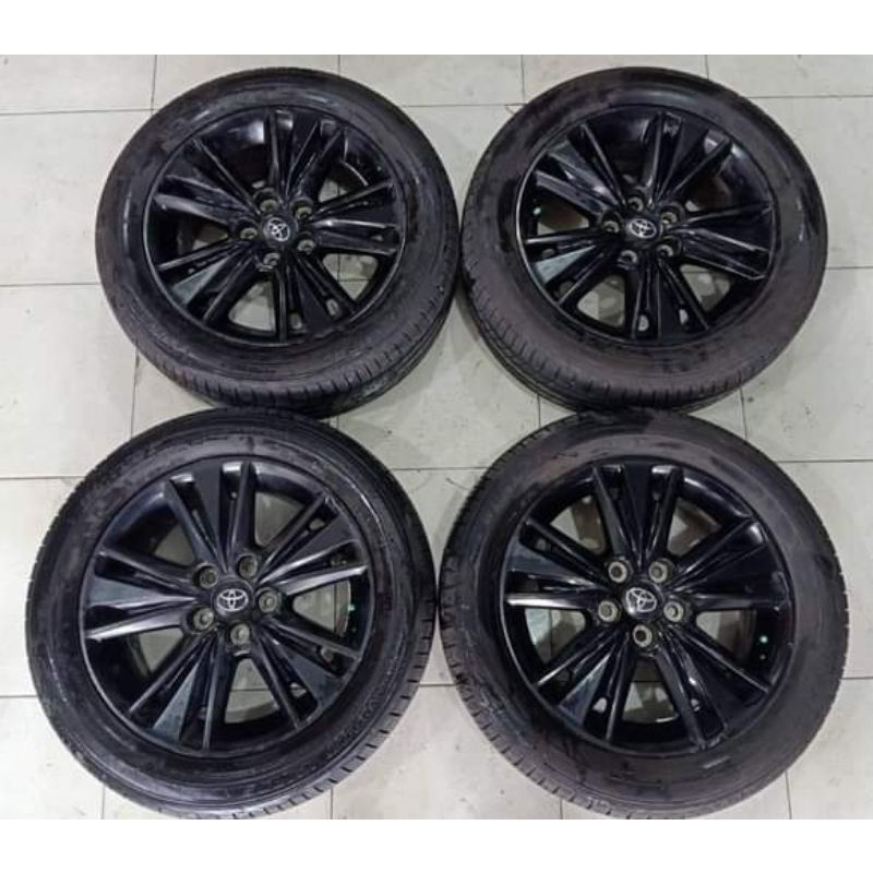Velg Mobil Bekas OEM Copotan Toyota Innova Venturer Ring 17 H5x114,3 + Ban BS 215 55 R17