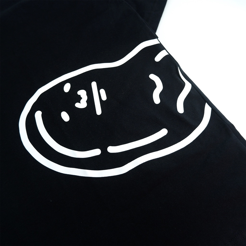 PEANUT STAIN - Hiding Peanut Black Oversized Tshirt