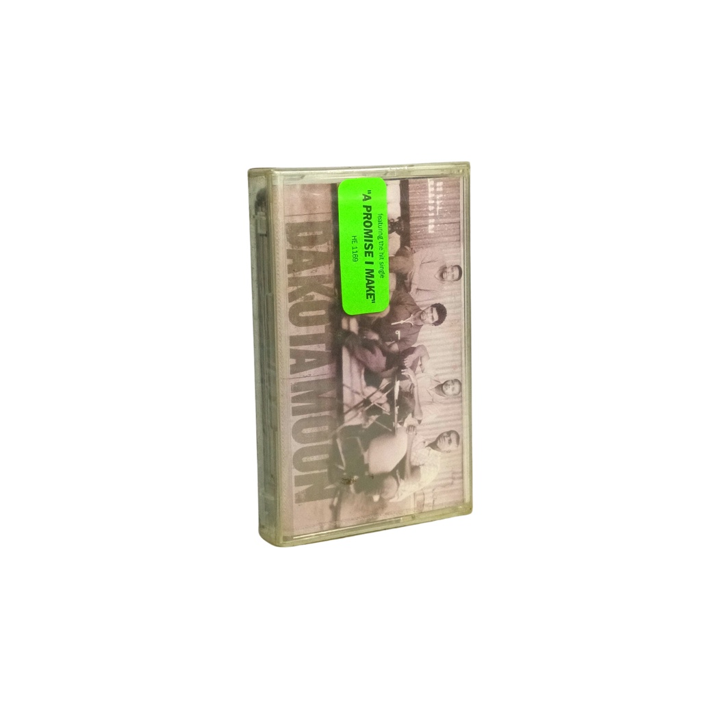 kaset tape Dakota Moon