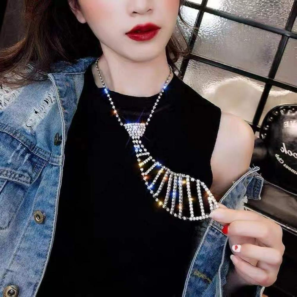 Mxbeauty Berlian Imitasi Dasi Kalung Panjang Kepribadian Baroque Strip Berlian Pakaian Dasi Kalung Temperamen Cinta Berongga Wanita Kalung