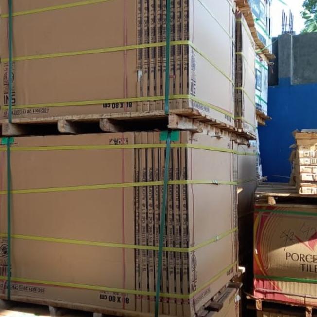 GRANIT 80X80 FLORENCE CALACATA