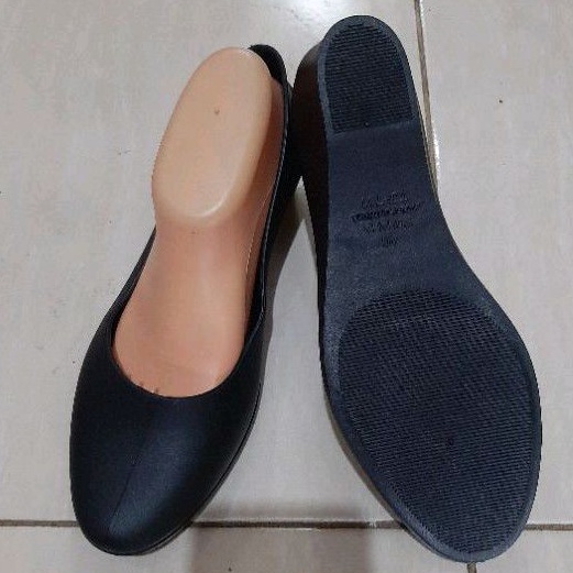 Fuhaha 711 - Sepatu Wedges Jelly Untuk Kerja Hitam Polos Hak 4 cm Size 36 - 40