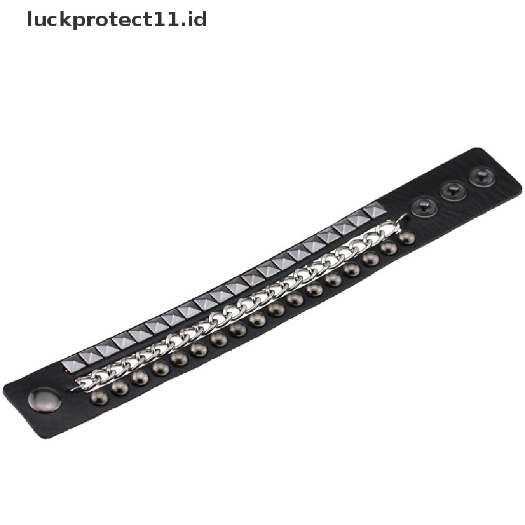 Gelang Tangan Kulit Lebar Banyak Lapis Aksen Rantai Rivet Gaya Gothic Punk Untuk Wanita