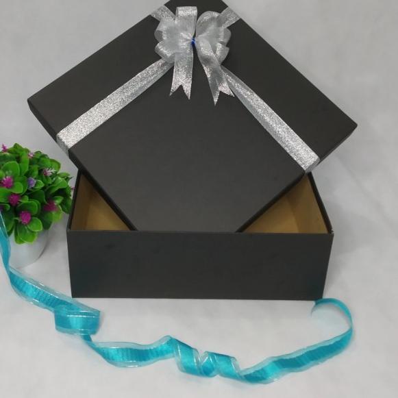 

Hardbox / Kotak Kado P.30 X L.30 X T.10