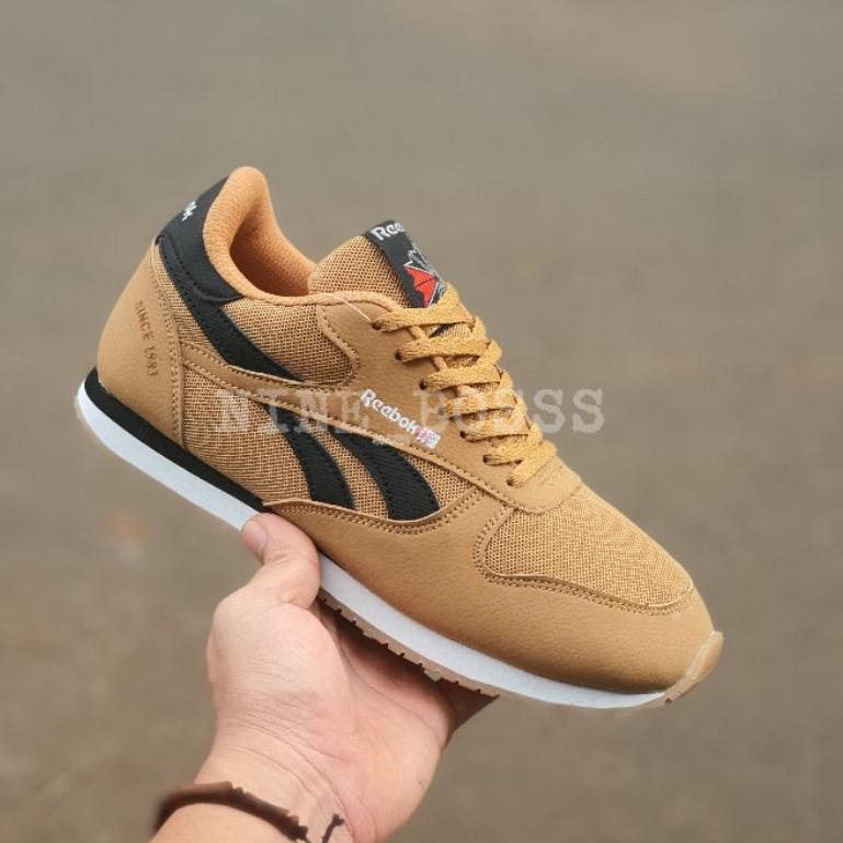 Sepatu Rebok Classic / Sepatu Rebok Pria / Sepatu Running Pria / Pum Quality 7Y3