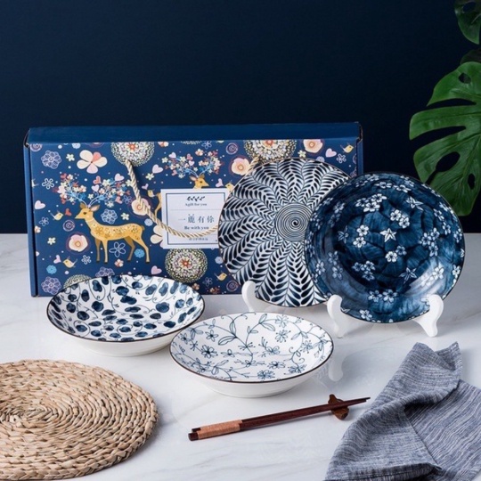 

Jual Japanese Gift Set Deer Ceramic Plate / Premium Gift / Piring Set Japan Murah