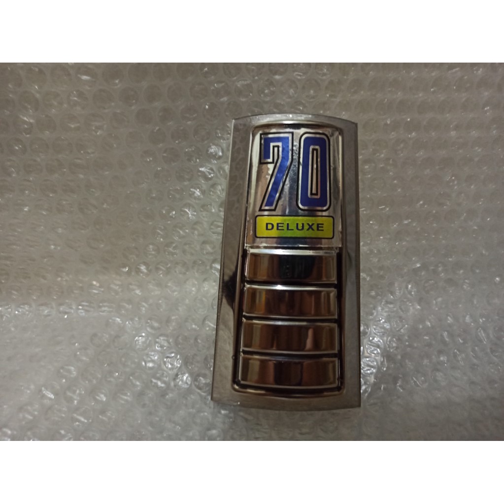 dasi depan emblem dada honda c70 import