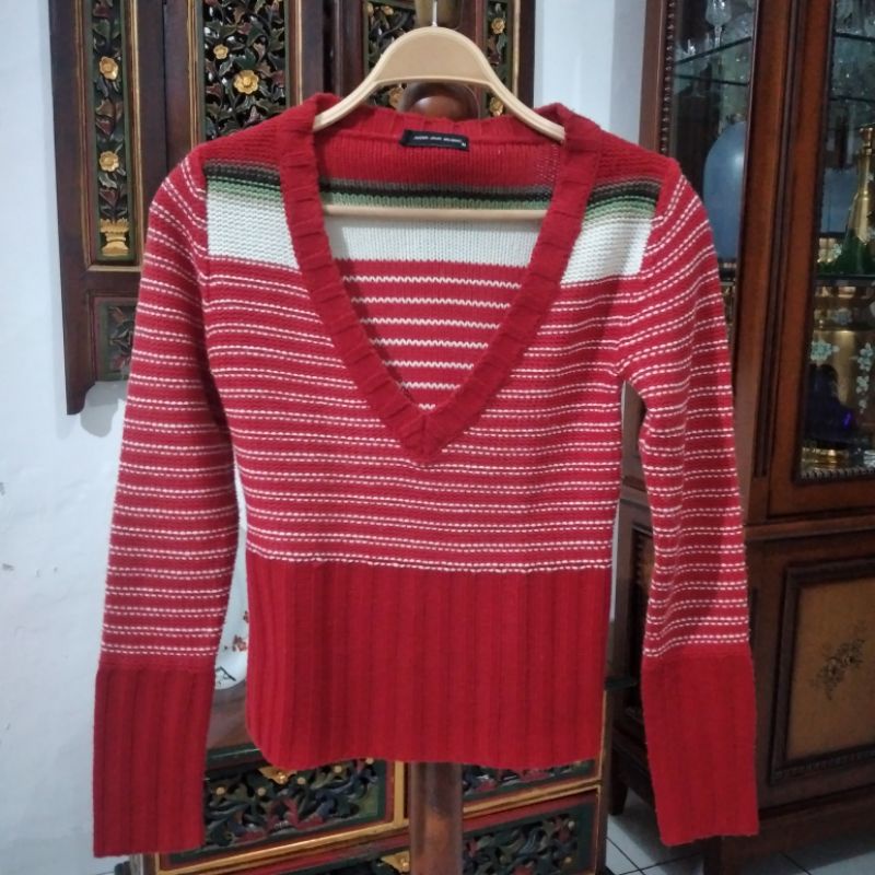Sweater Wanita Noir Sur Blanc Preloved