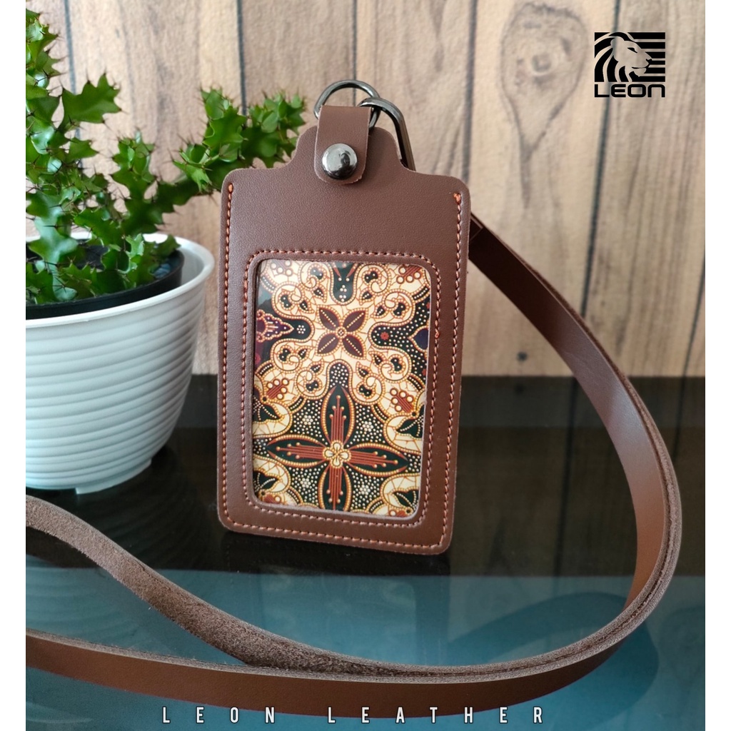 

Name Tag Kulit Id Card Kulit Holder Lanyard Kancing Name Tag ID Card Kancing Kulit Termurah NTS034