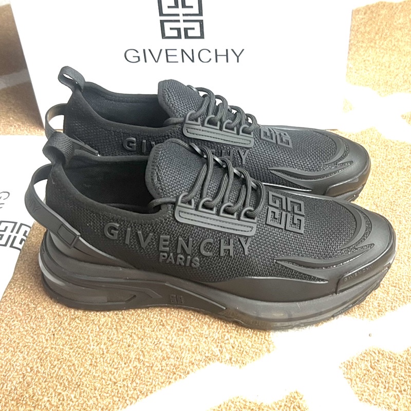 sepatu pria sneakers hitam polos terbaru keren 4986