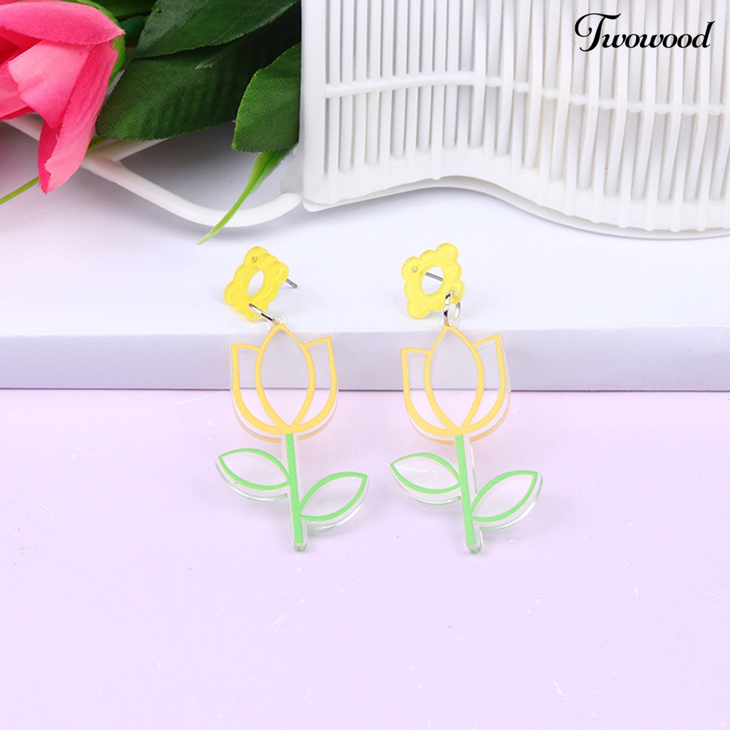 1 Pasang Anting Stud Desain Kartun Bunga Plum Bentuk Persegi Model Hollow Out Untuk Harian