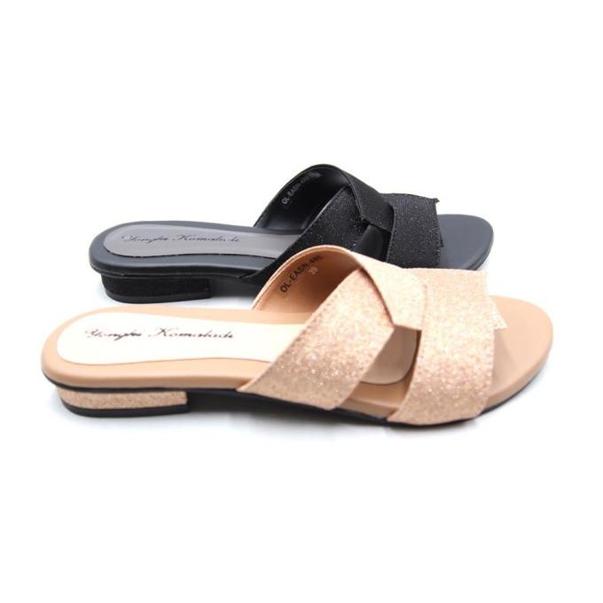 Diecast Pesawat Saudia B777-300Er Hogan Wings(Plastik) 1:200