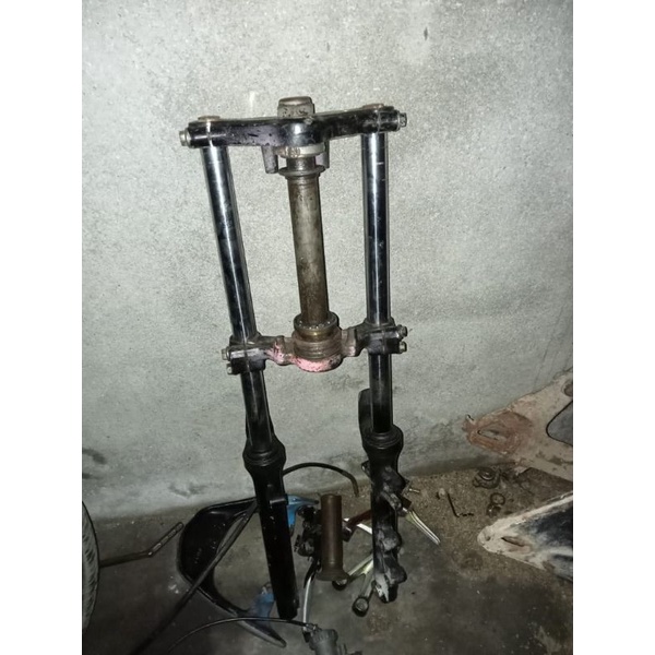 shock/suspensi depan satria fu set segitiga