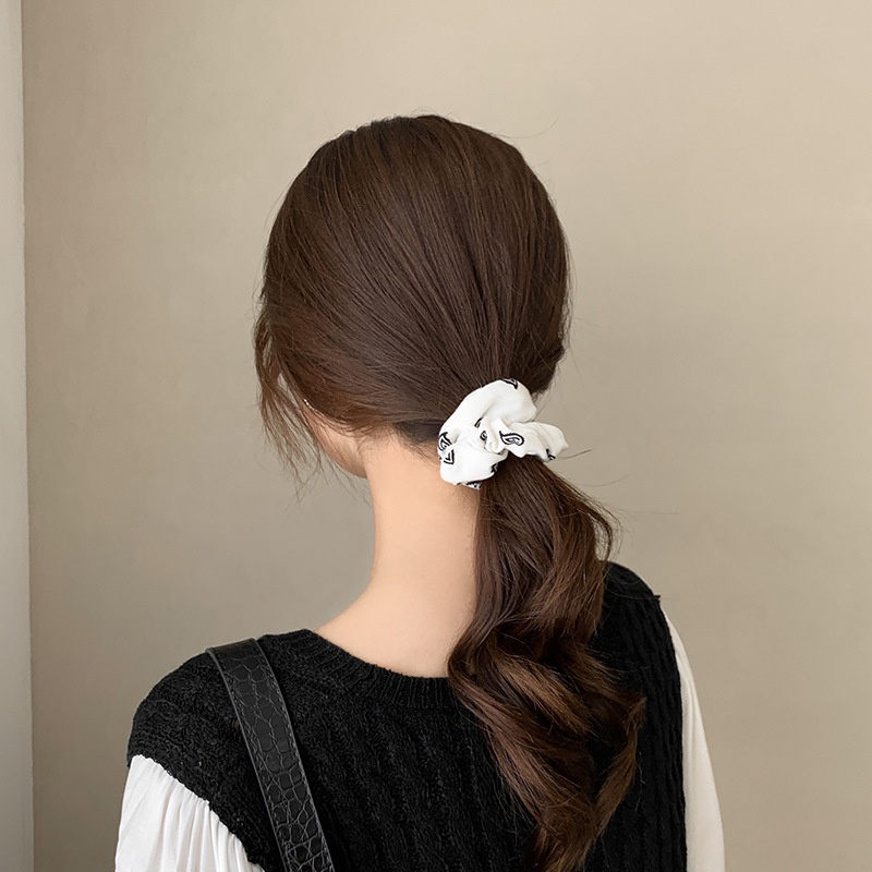 Caliloops Scrunchies Ikat Rambut Dewasa Korea Batik Caitlyn