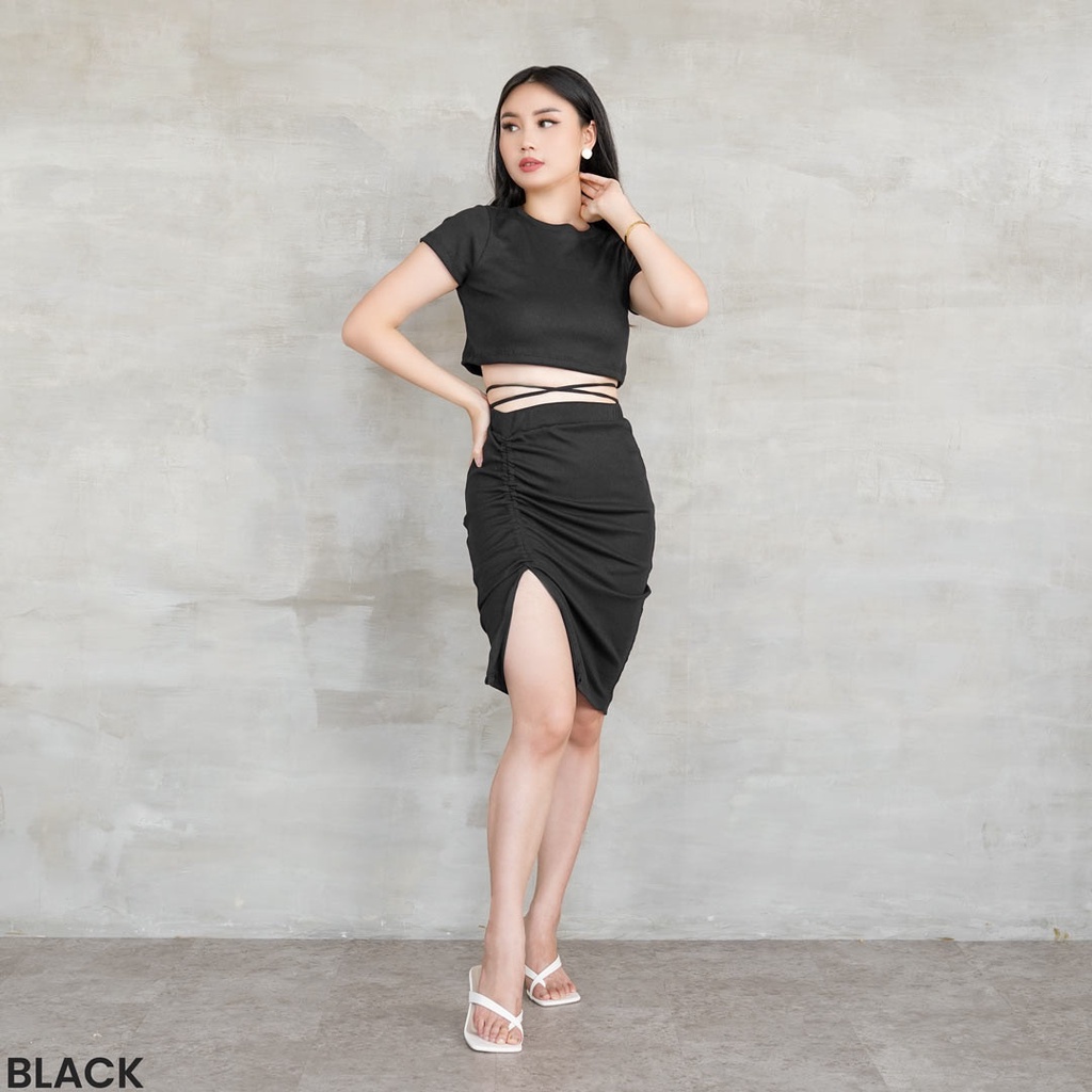 Monroe Set Atasan Dan Bawahan Rok Wanita