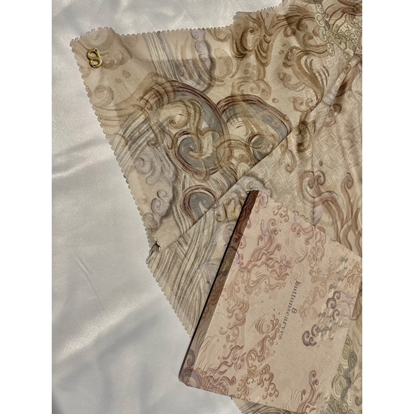 Buttonscraves Wave Series - Sand (Preloved)