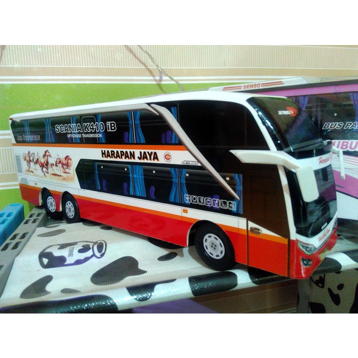 Miniatur bus Harapan jaya bis