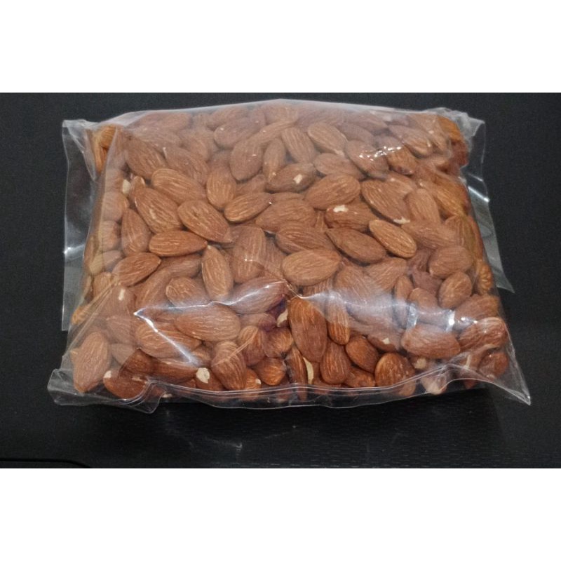 

almond kupas panggang 500 grm