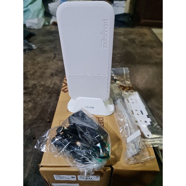 mikrotik RBWAP R 2nd router modem LTE 4g lengkap full dus bagus untuk voucheran karna bisa dikroyok 