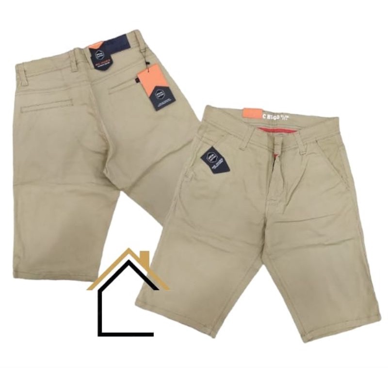 CELANA PENDEK PRIA CHINOS MC HUGO