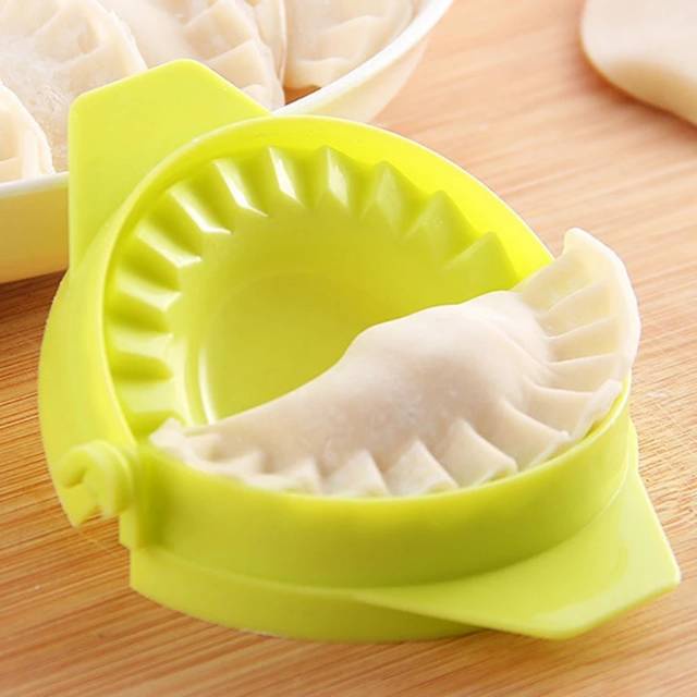 Serbagrosirmurah ISI 3 PCS Cetakan Pastel Dumpling Mold AlatBantu Membuat Gyosa Pangsit Maker