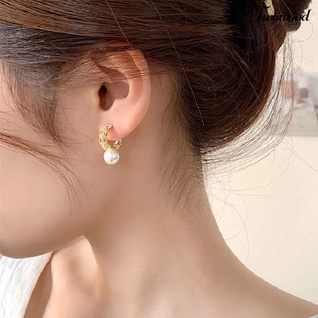 1 Pasang Anting Hoop Bentuk Lingkaran Geometris Aksen Mutiara Tiruan Kilau Gaya Elegan Untuk Wanita