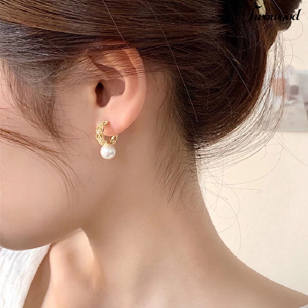 1 Pasang Anting Hoop Bentuk Lingkaran Geometris Aksen Mutiara Tiruan Kilau Gaya Elegan Untuk Wanita