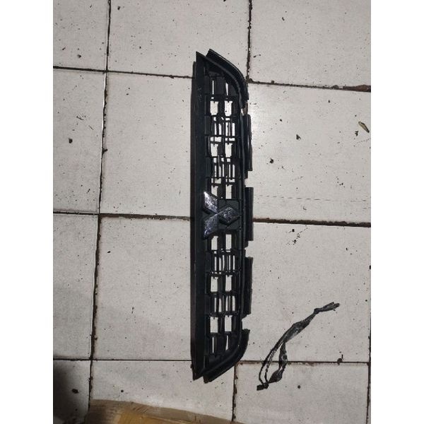 grill bemper depan outlander 2016