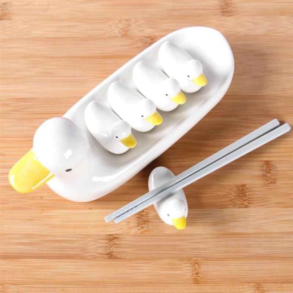 

Unik Chopstick Holder Set / Set Dudukan Sumpit Sendok Bentuk Bebek Keramik Diskon