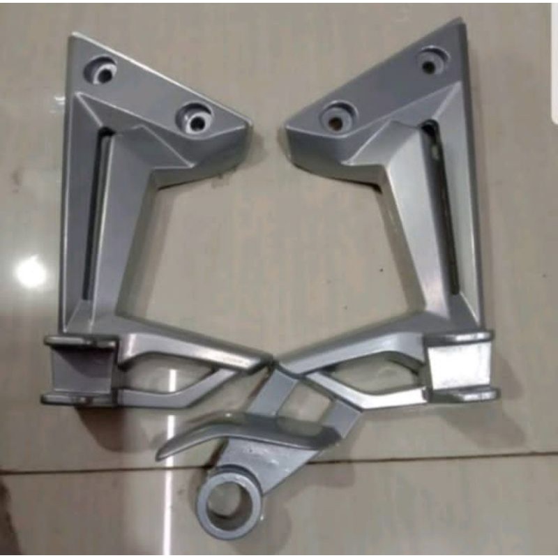 Dudukan Footstep Injakan Kaki Belakang Jupiter MX New Crum Kualitas Terbaik