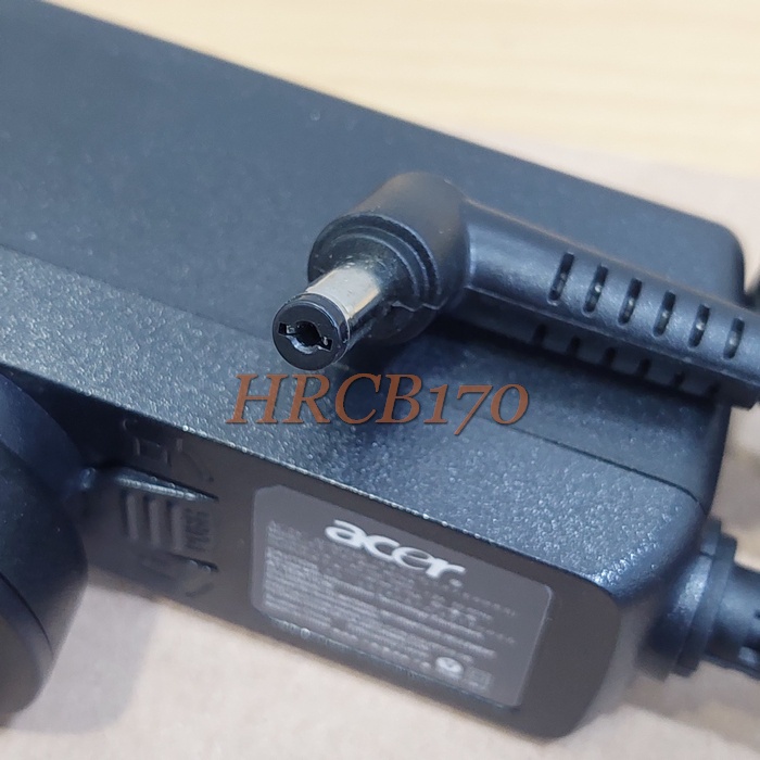 Adaptor Charger Acer Aspire One 722 725 756 522 533  19V-2.15A