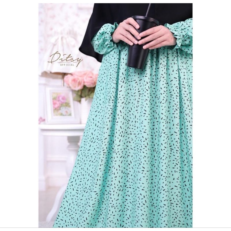 NWT FLAKES MINT SIZE L