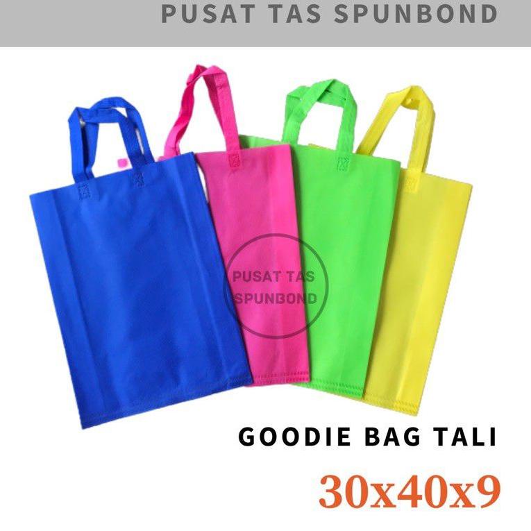 

➘ Tas Spunbond 30x40x9 - 1 Lusin | Goodiebag Spunbond ㄷ