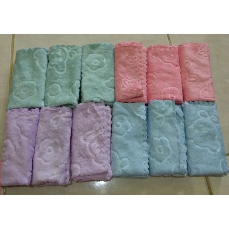 SAPU TANGAN HANDUK UNTUK WANITA