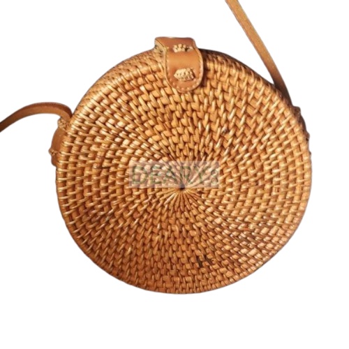 TAS ANYAMAN ROTAN BALI MODEL BULAT TALI SELEMPANG MOTIF DAN POLOS